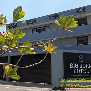 Big John Hotel
